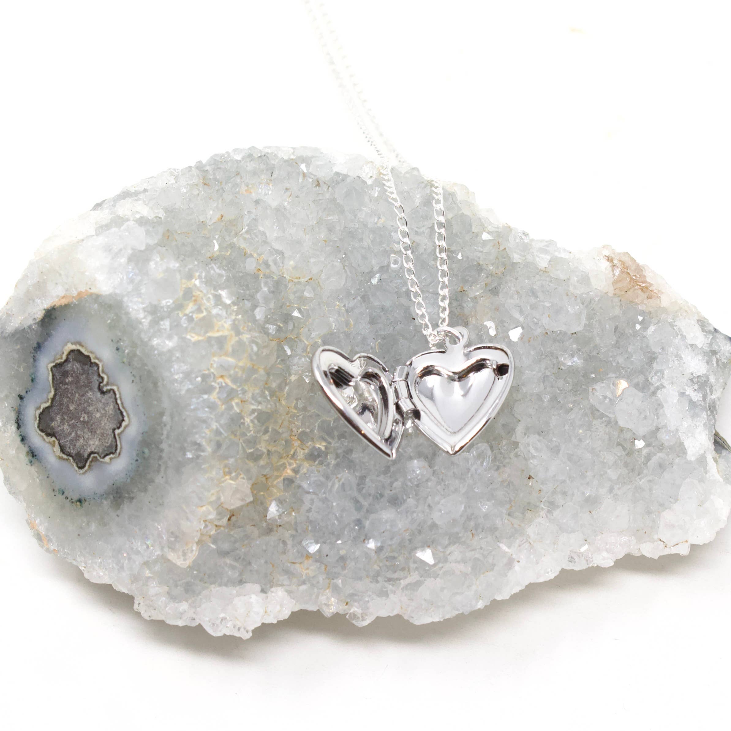 Crafts & Love - Wholesale Locket Necklace - Heart Necklace - Locket1