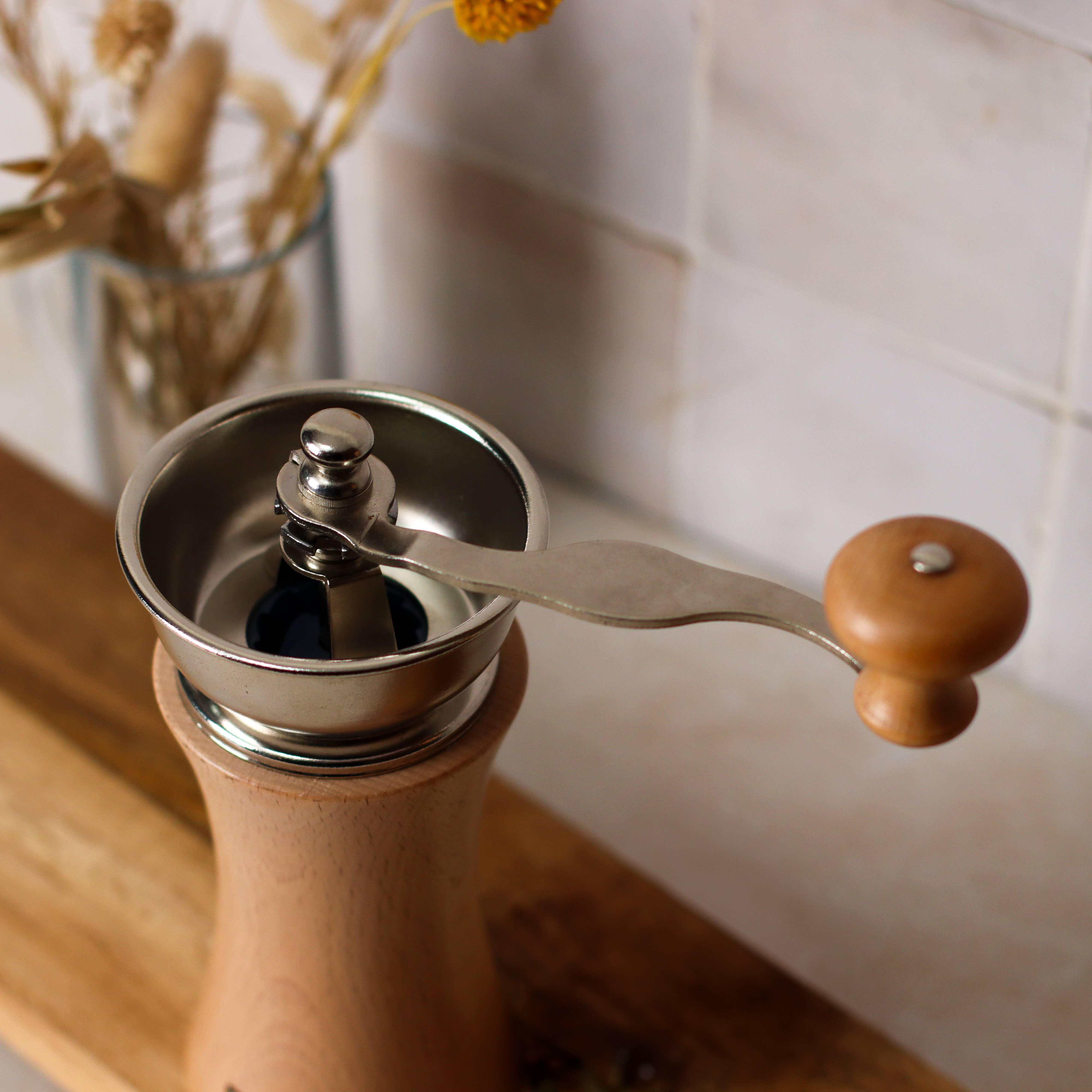 Ogo living - Wholesale Coffee Grinder - Beech wood crank coffee grinder2