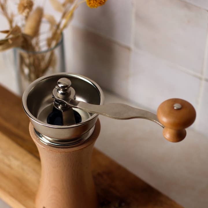 Ogo living - Wholesale Coffee grinder - Beech wood crank coffee grinder2