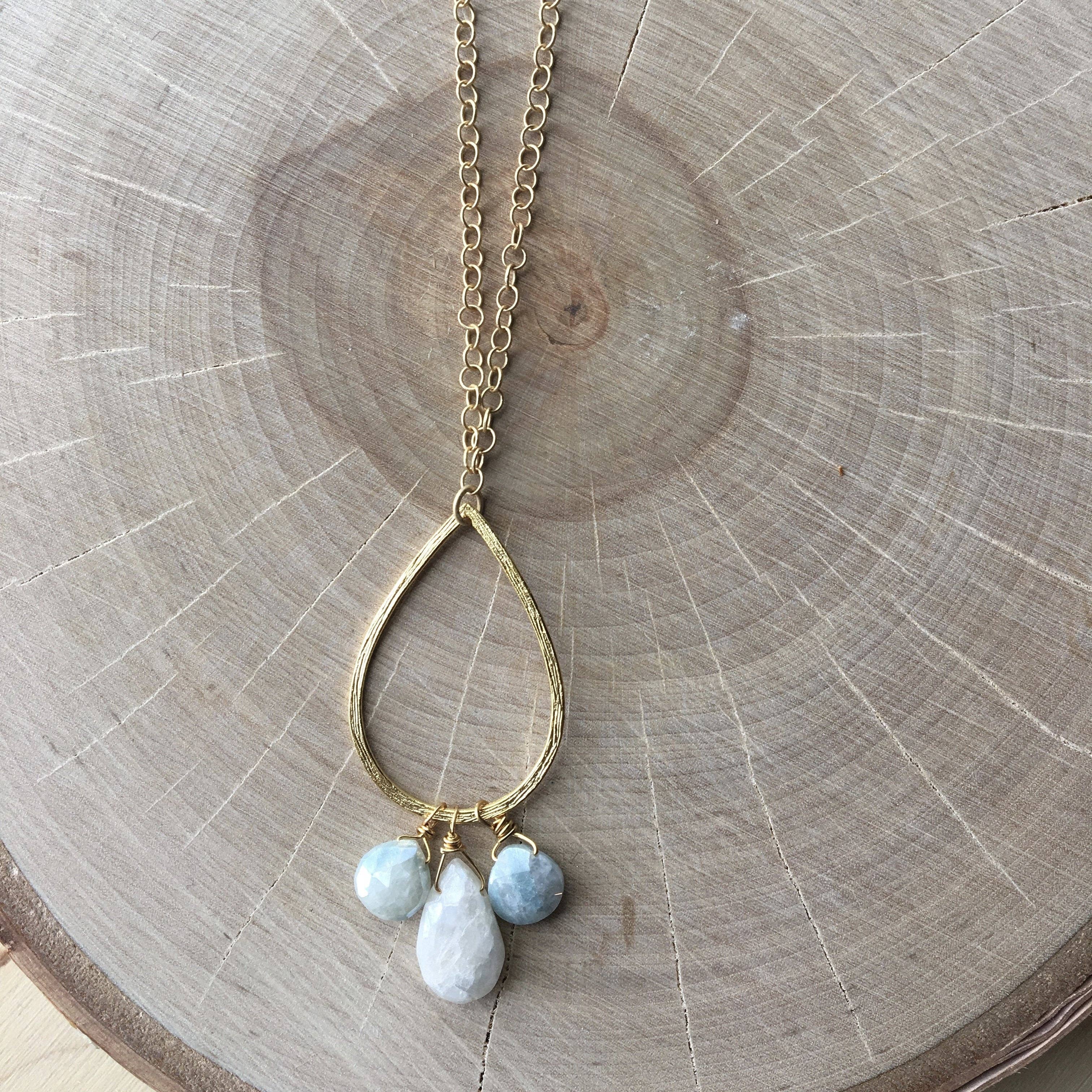 Dana Herbert - Vente Colliers à pendentif - Collier avec pendentif en forme de larme en or1