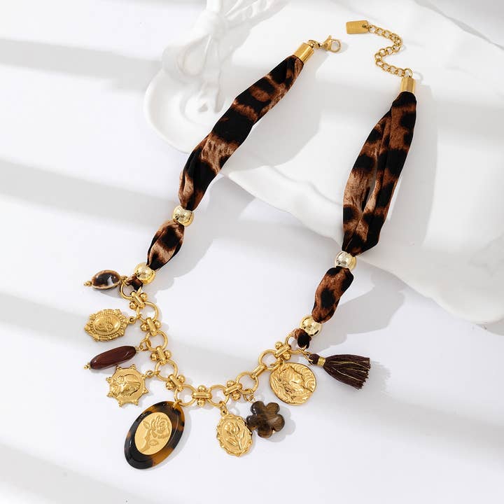 Necklace - Dolores for wholesale by Lovelika