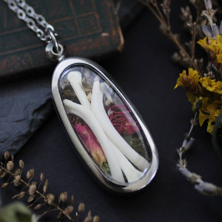 Kitty Bomb Curios - Vendita all'ingrosso Collana con ciondolo/pendaglio - Collane d'ossa strane reliquie finestra dente gioielli collana7