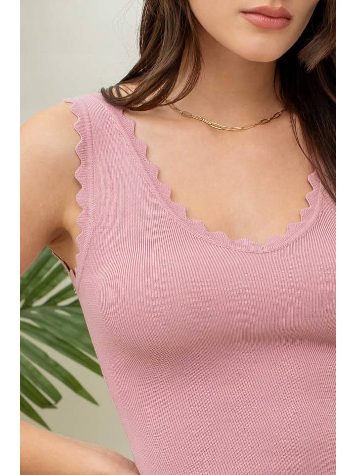 The Workshop Studio – wholesale Stickad topp - Dam – ÄRMLÖS TRÖJA MED KAMMUSSLINGSKANT STICKAD CROP TOP45