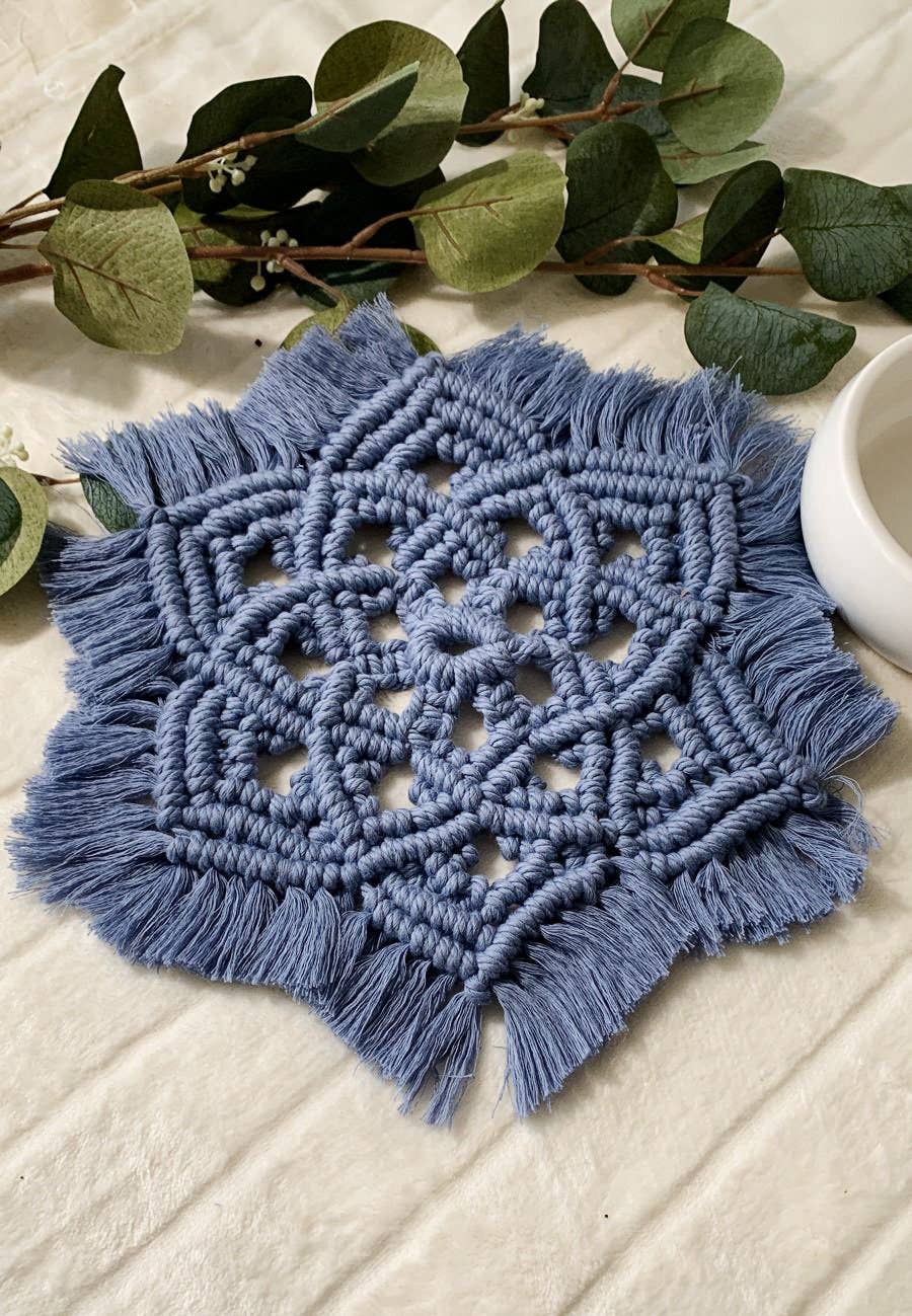 Knotting Studio - Venta al por mayor Posavasos - Juego de dos posavasos de macramé con diseño de mandala | Centre Piece2