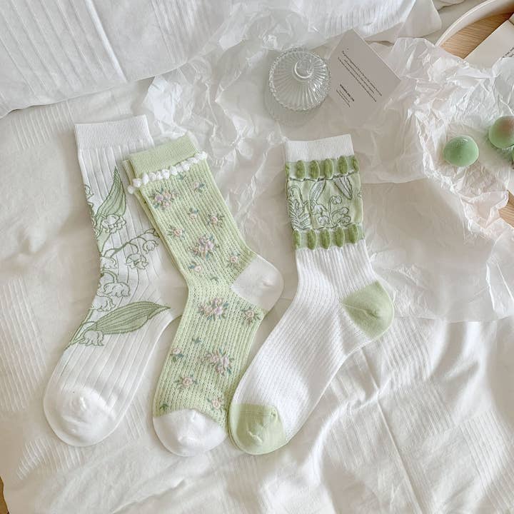 Green Mesh Lily Of The Valley Floral Mesh Socks for wholesale by Tourtiwi
