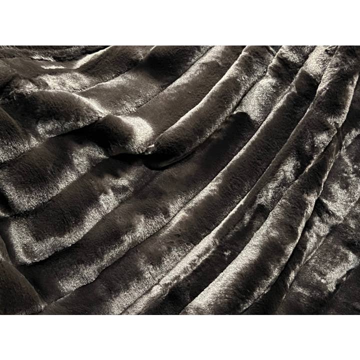 One Preevay Luxury Home Furniture & Decor – wholesale Sängkläder – Majestätiskt inspirerad | Elegant svart | Ribbade sängkläder i imiterad kanin och sammet | Twin & Queen