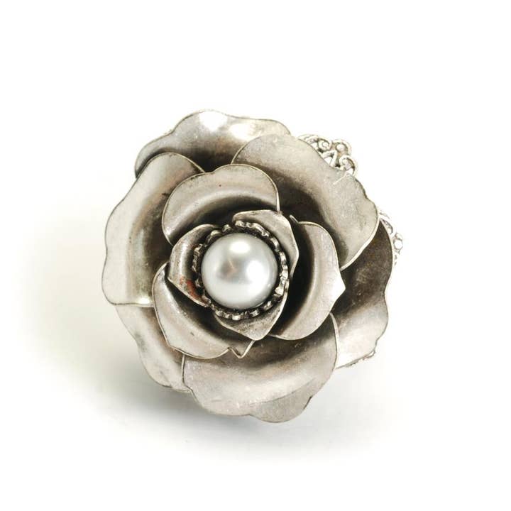 Sweet Romance Jewelry - Wholesale Cocktail/Statement Ring - Camellia Flower Ring OL_R339