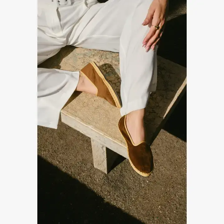 Brown CNT 64 OX 029 Brown W6 36-41 in vendita all'ingrosso su Faire8