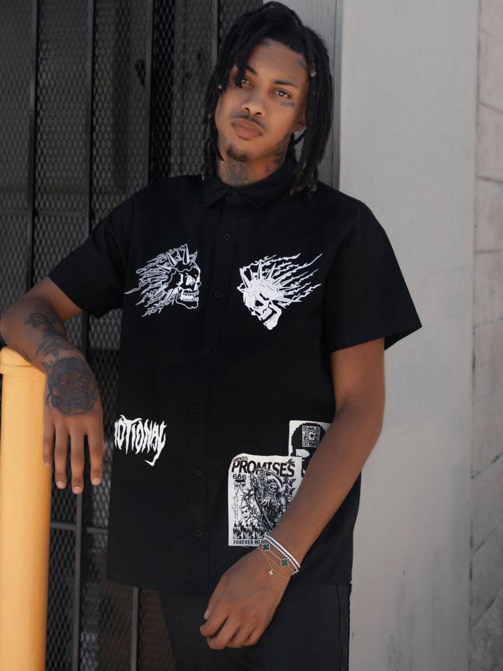 Antonym Button Up Black für den Großhandel von Broken Promises Co.