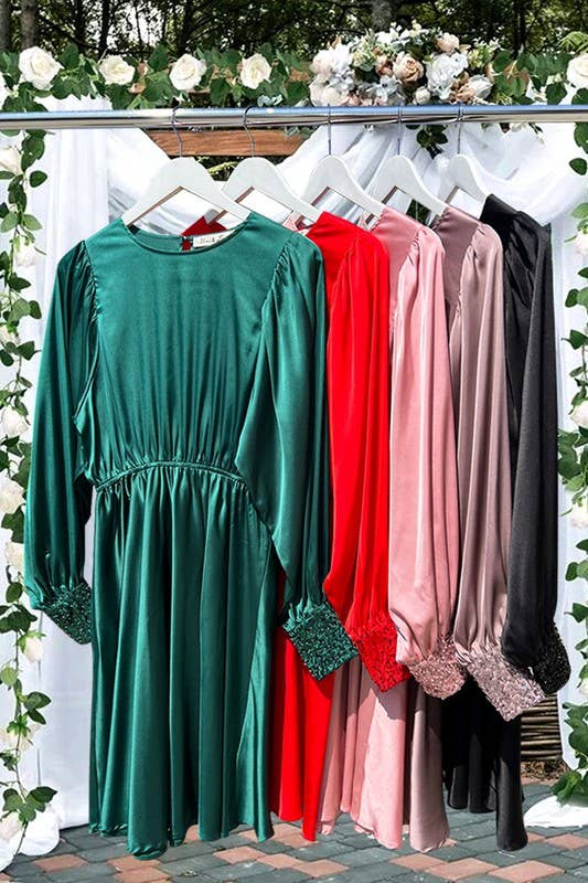 Vine & Love - Wholesale Dress - Women's - Sequin Detail Swing Satin Knee Dress VD812858