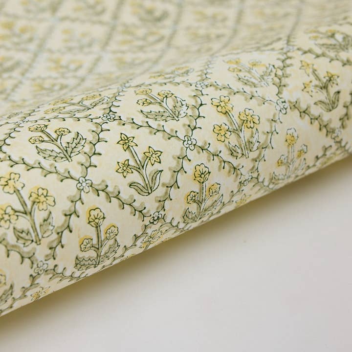 Hojas de Papel de Regalo Impresas a Mano - BP Enrejado Floral Crema de Mantequilla para venta al por mayor de Paper Mirchi