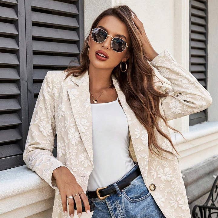 Elegant blomsterblazer med enkelt knap til kvinder for engroshandel hos SALINA TRADING INC