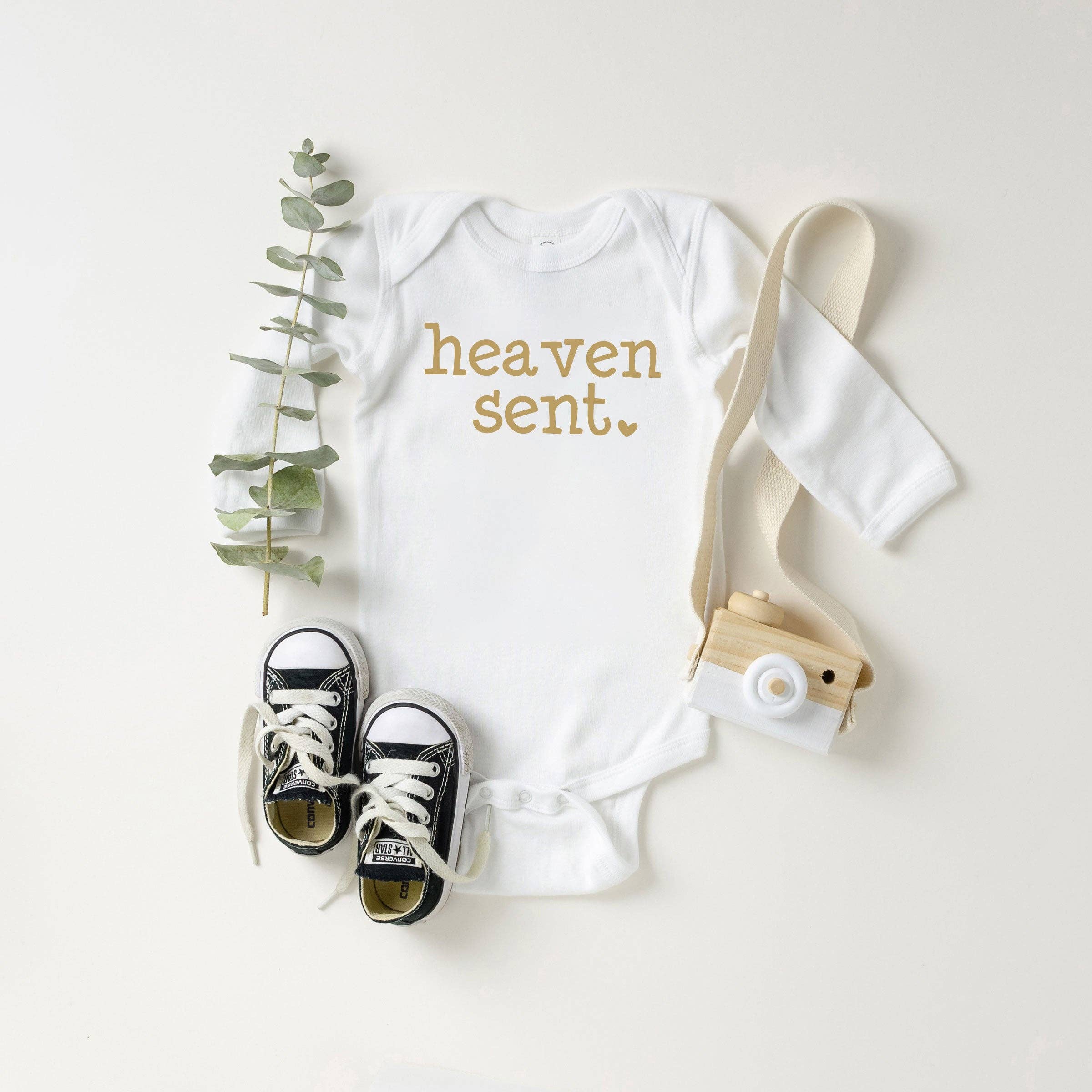 The Juniper Shop Wholesale - Vente Body (sans pieds) – bébé - Heaven Sent Heart | Onesie à manches longues pour bébé0