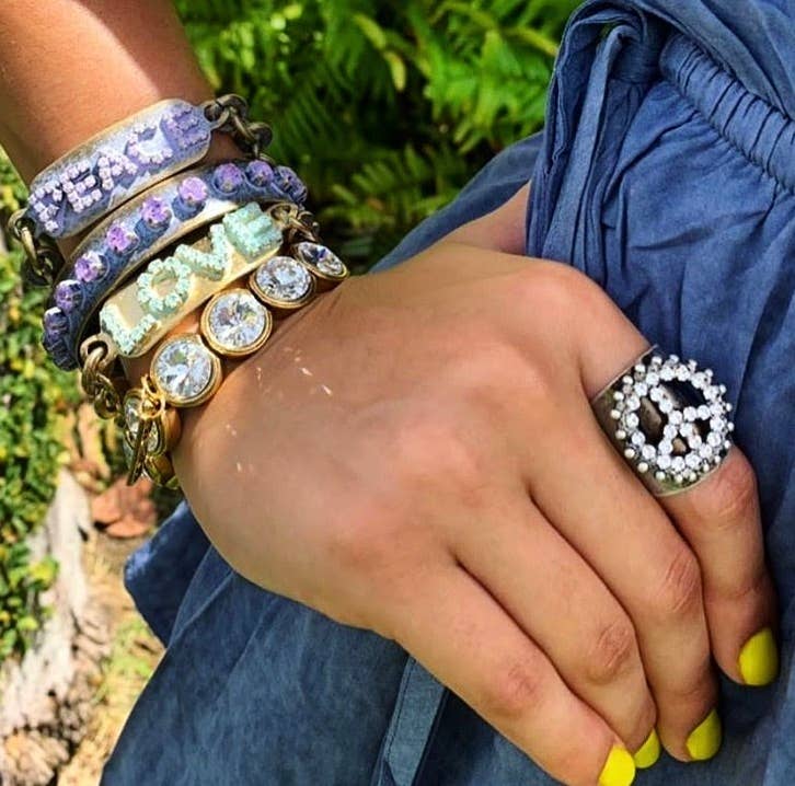 TOVA – Großhandel Armband mit Charms/Anhängern – Liebe-ID7