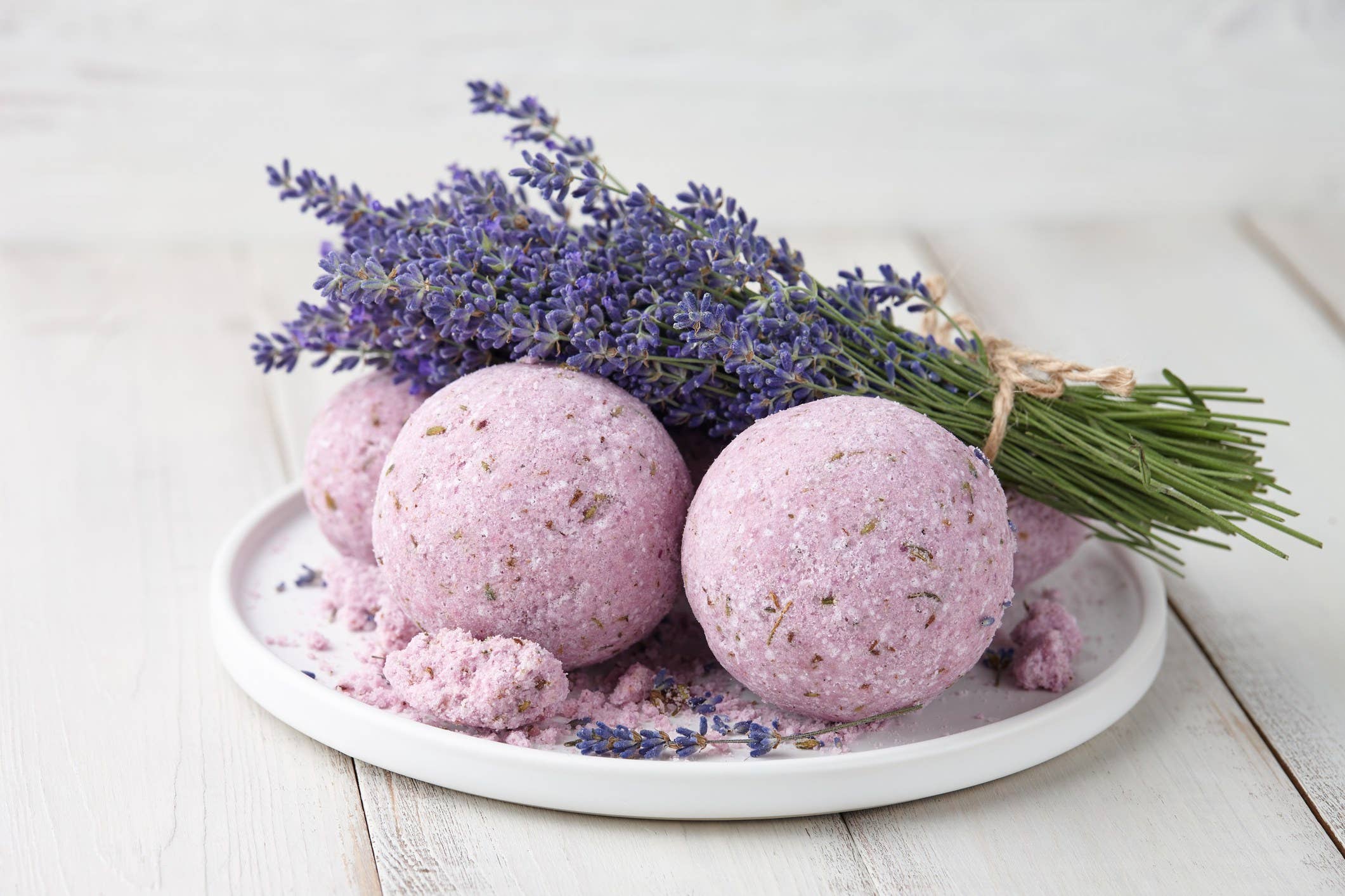 Simone & Tuesday - Wholesale Bath Bomb/Fizz - Lavender Bath Bomb0