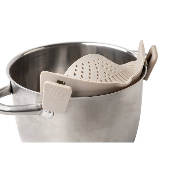 Core Home - Wholesale Kitchen Tool/Gadget - Silicone Clip-On Pot Strainer - Moonstone1