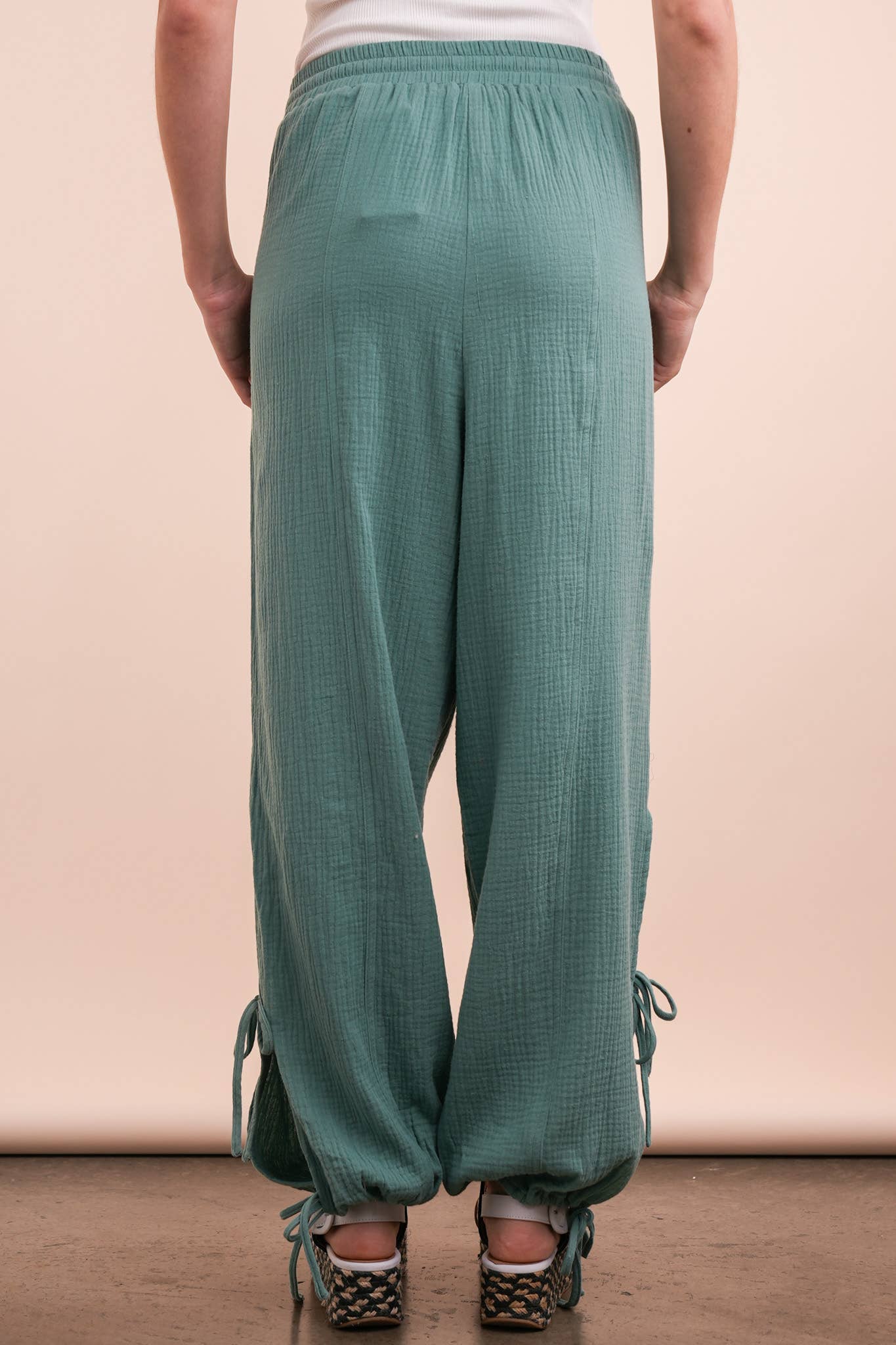 TORTORA Pantaloni Harem con Tunnel Laterale e Dettaglio in Pizzo in vendita all'ingrosso su Faire17