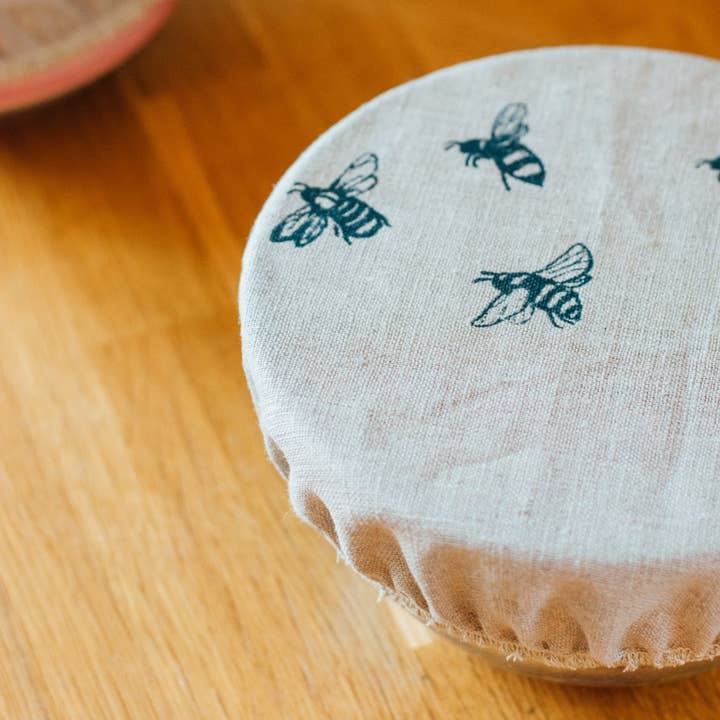 Helen Round - hand printed linen and bamboo wellness – wholesale Food storage wrap/bag – Reusable Linen Bowl Covers With Hand Printed Bee Design1