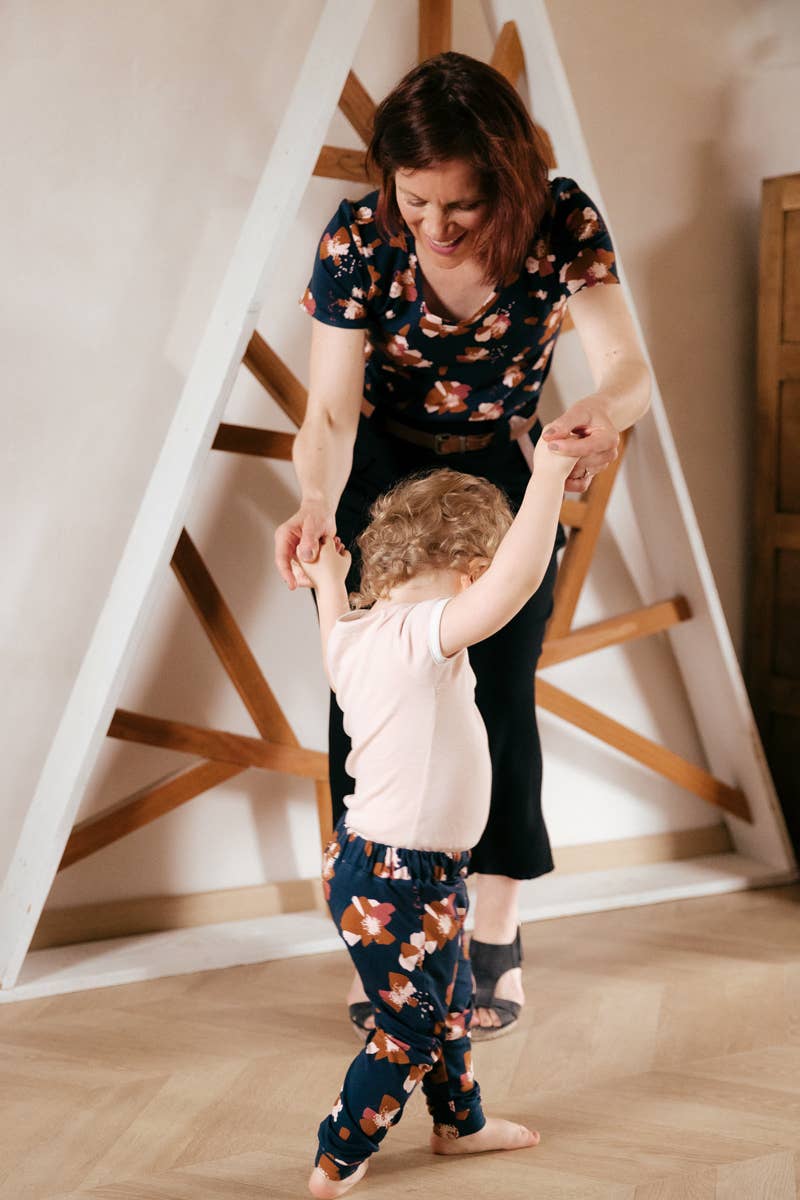 Eglantine et Zoé - Wholesale Fabric - Ink Blue Anemone Cotton Jersey Fabric11