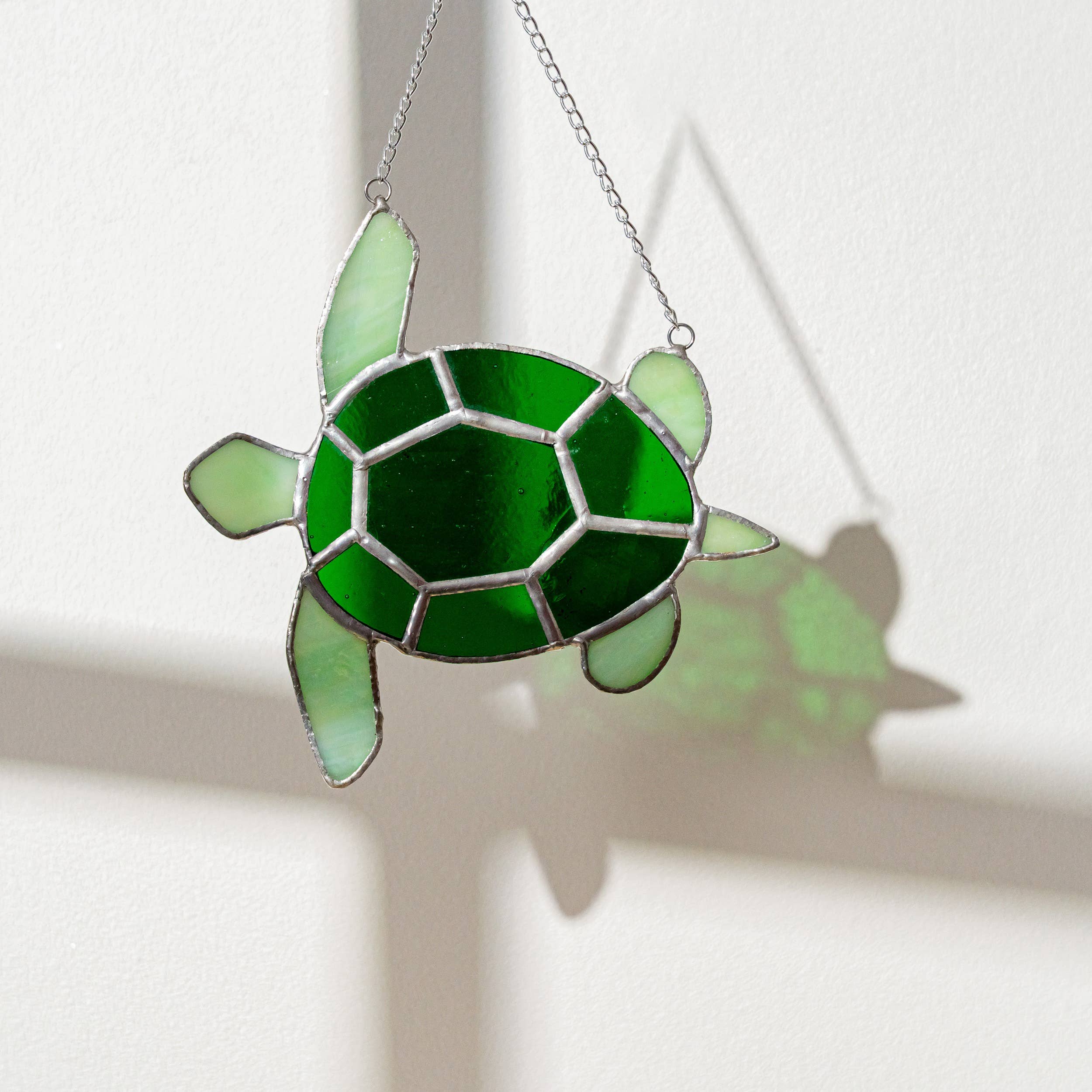 MondoBellissimo - Wholesale Suncatcher - Coastal Stained Glass Turtle Suncatcher F306