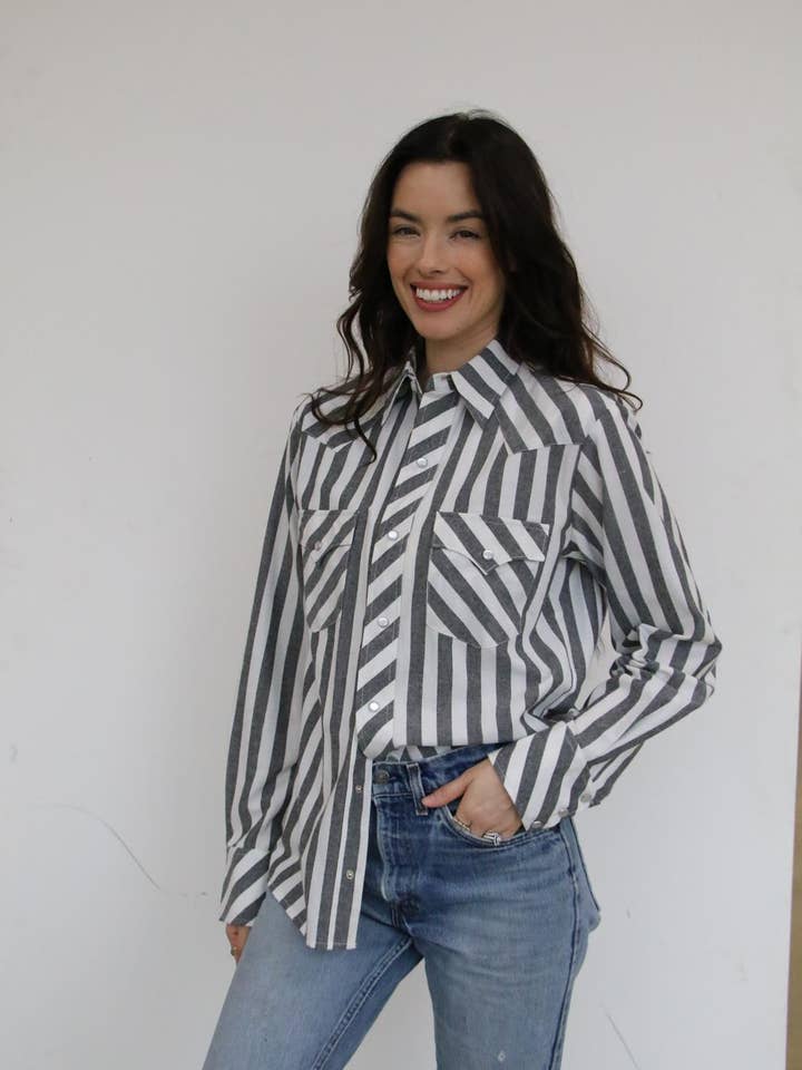 Chemise Western à Rayures Noires TH19 S159 LARGE (1 Pièce) pour la vente par Turquoise Haven