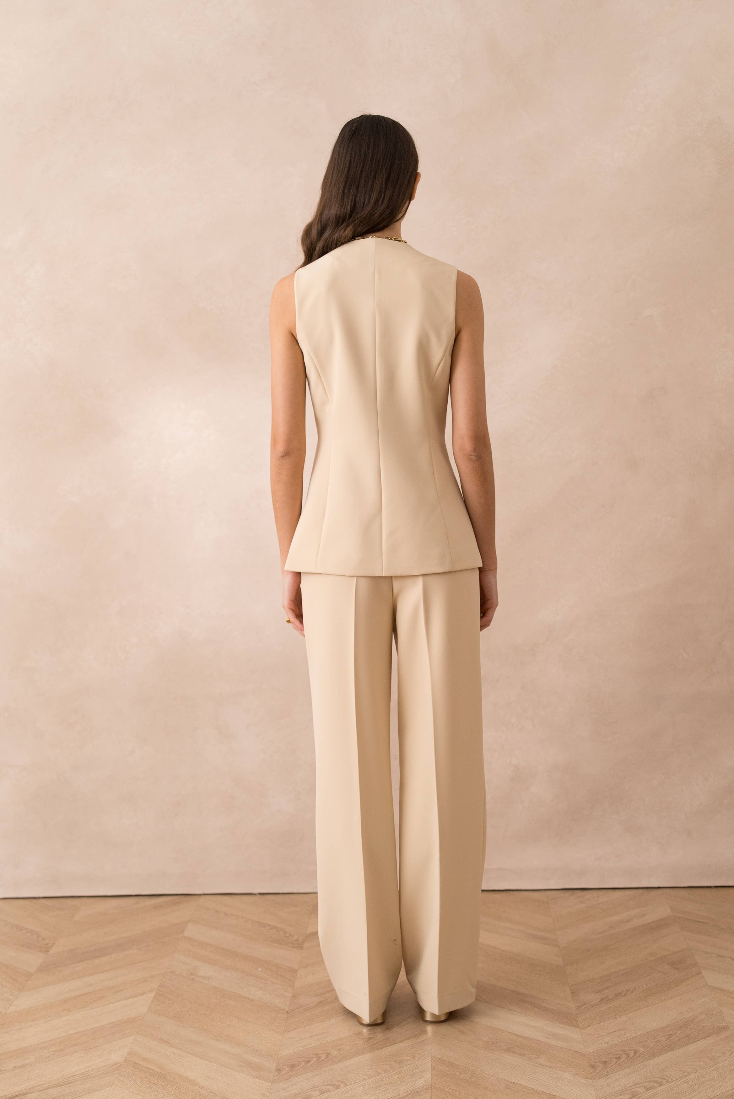 Attentif Paris - Wholesale Suit Vest - Women's - [Timeless] Long sleeveless vest with textured gold buttons50