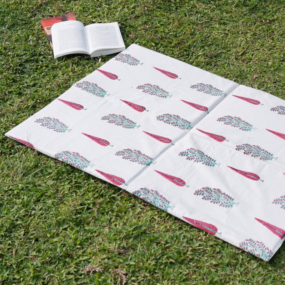 Craftpair – wholesale Travel blanket – Grey Leaf Block Printed Mini Picnic Mattress With Handles - No Tariffs4