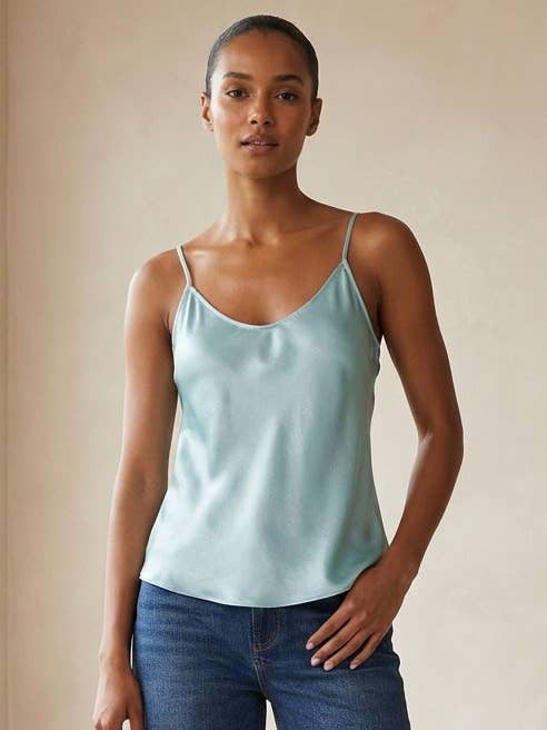 Camisole en satin classique pour la vente par Naked Zebra