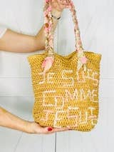 Tasche „You Be You Raffia“ für den Großhandel von Aerial Clothing sRQ