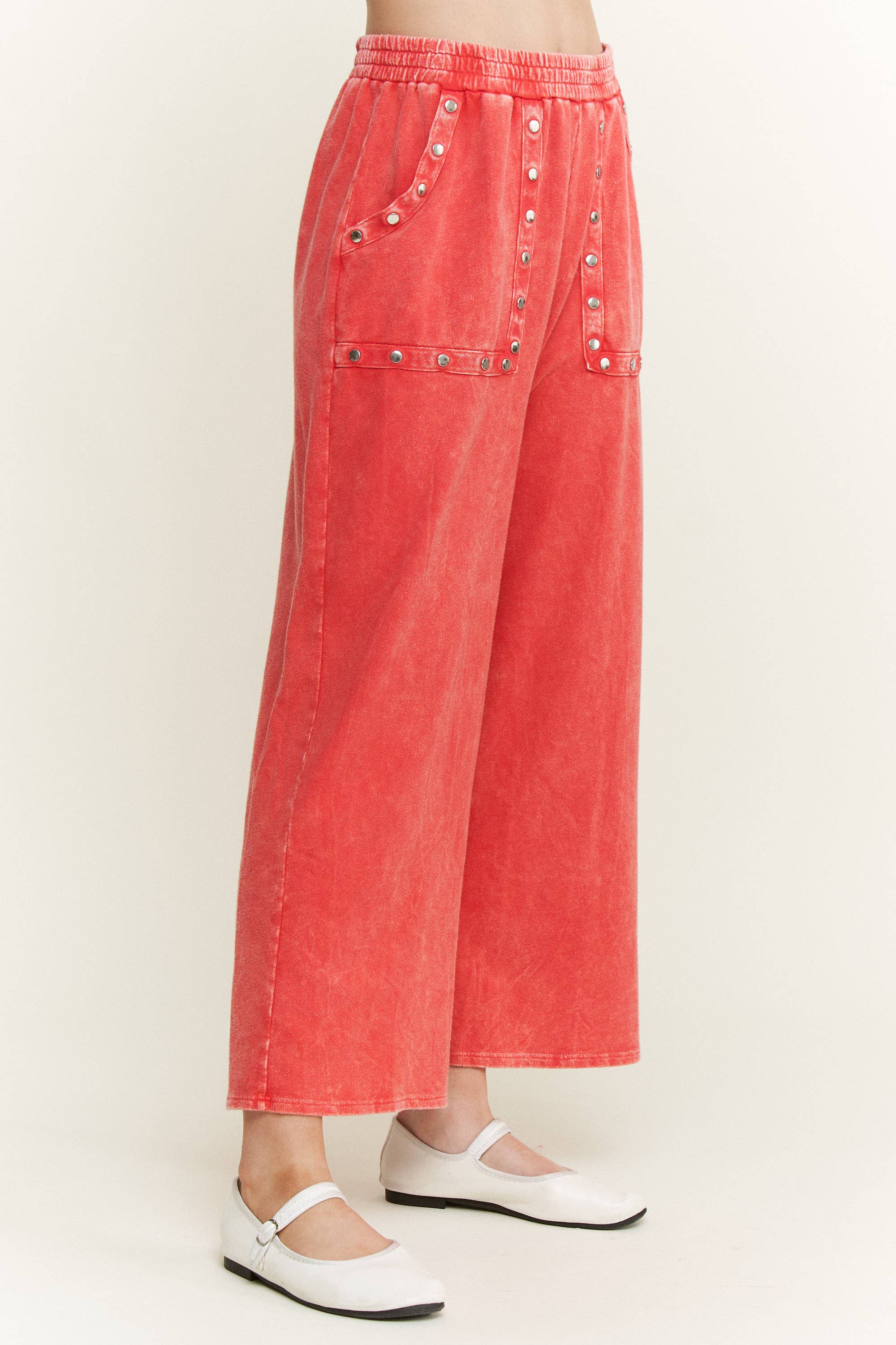 J.Her – Großhandel Lounge-Trainingshose/-Jogginghose – Damen – Mineralgewaschene, mit Nieten besetzte Wide-Leg-Hosentaschen HP65499