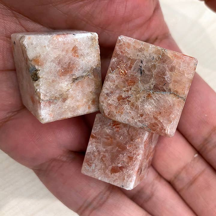 VIE – wholesale Spiritual stone/crystal – Crystal Cube, 2-2.5cm21