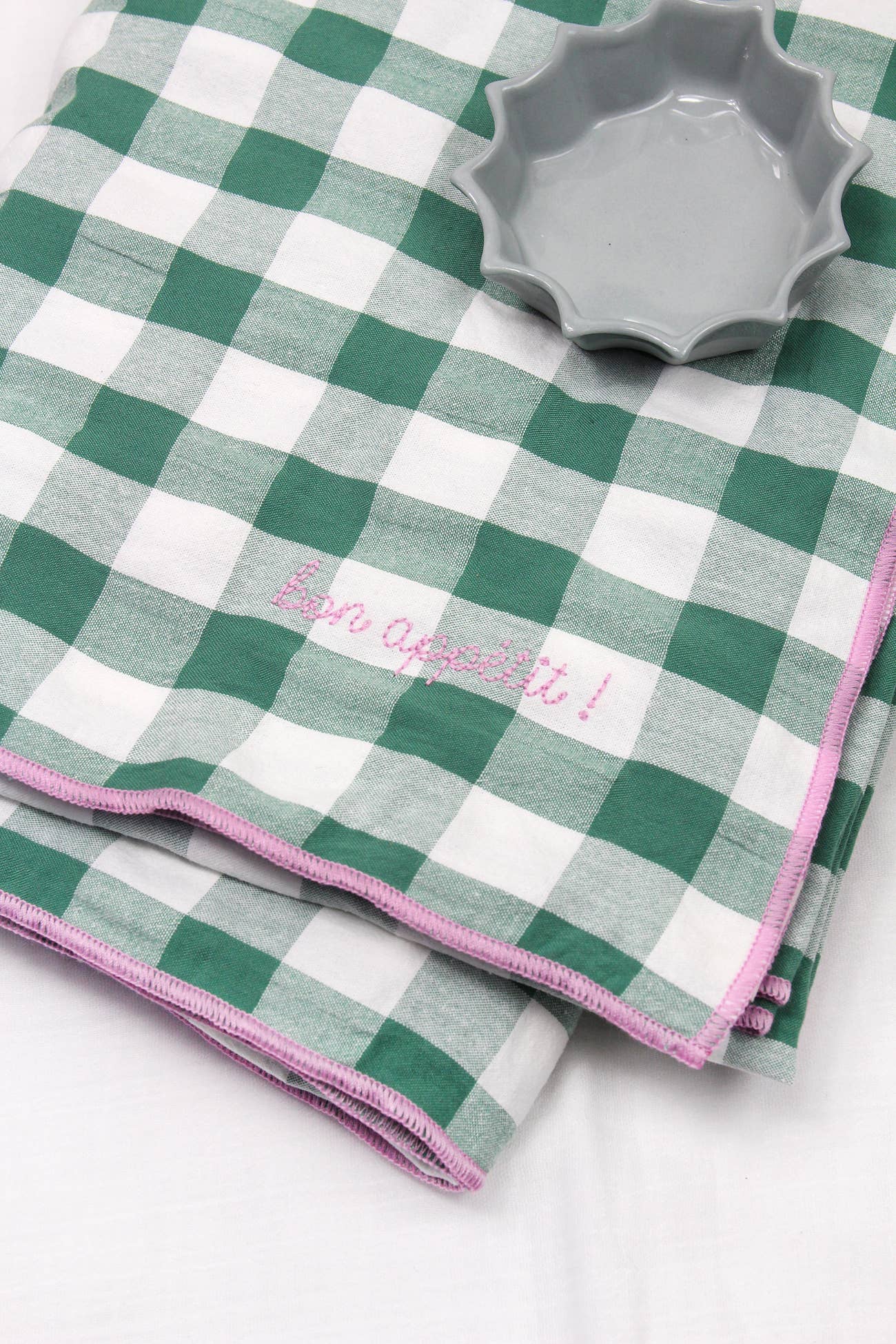 BARNABÉ AIME LE CAFÉ - Wholesale Tablecloth - Checkered gingham embroidered tablecloth for festive table!7