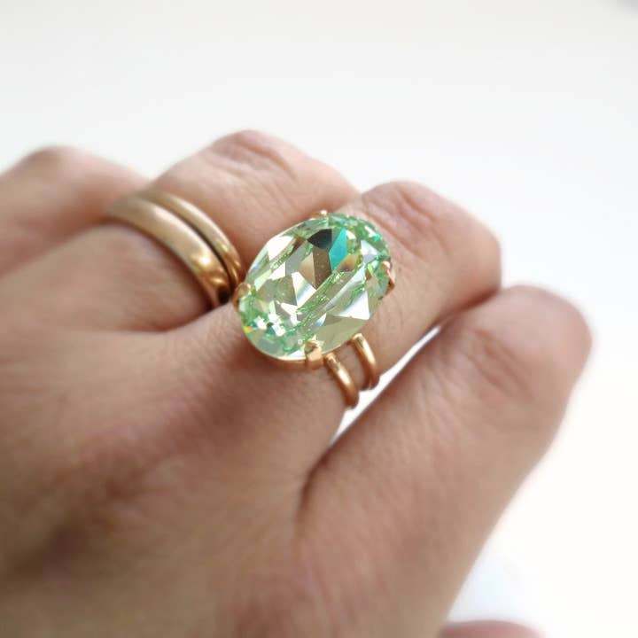 Love Your Bling® - Wholesale Cocktail/Statement Ring - Mint Green Oval Crystal Cocktail Ring - chrysolite4