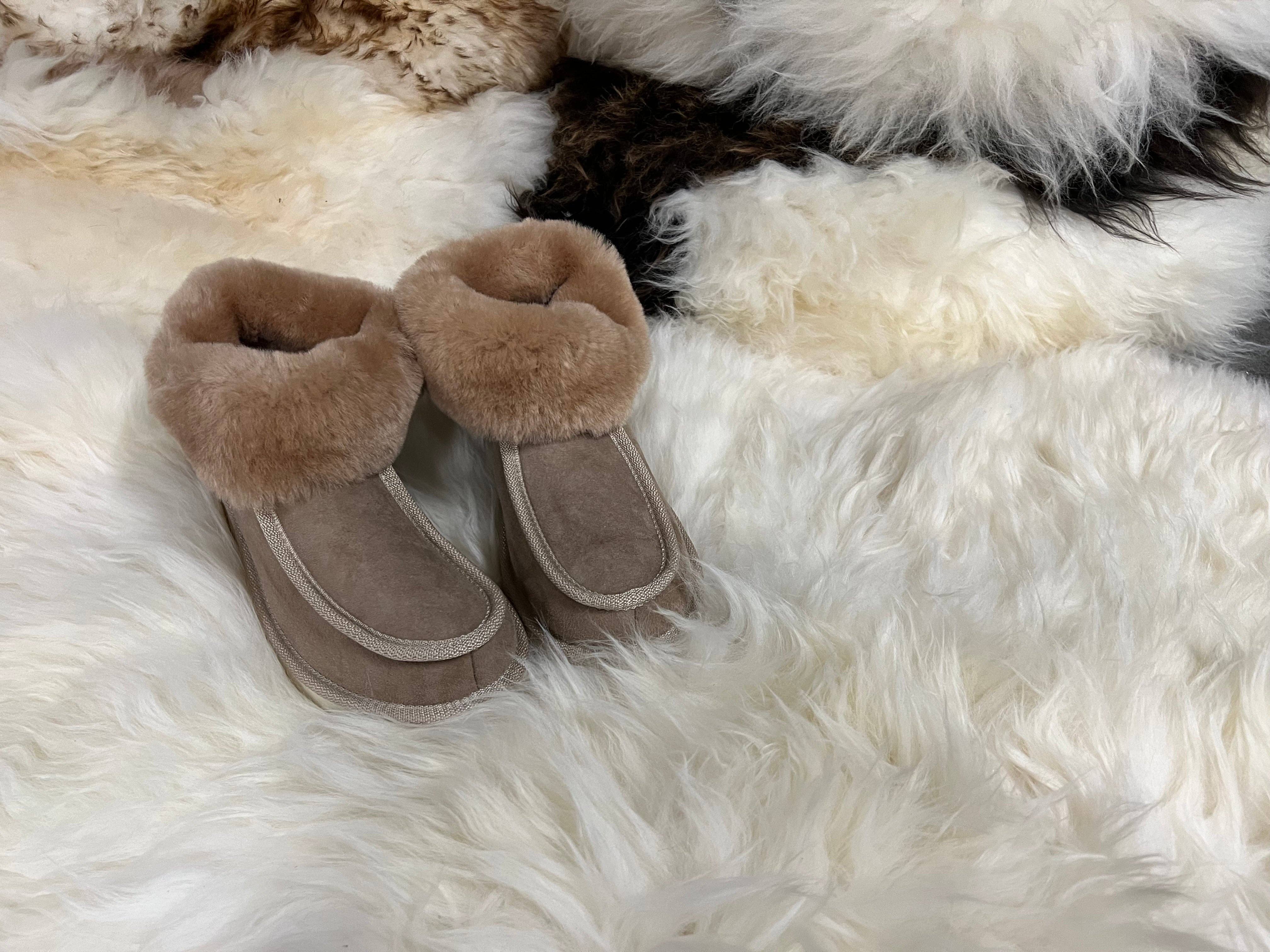 WeeSkins Holland - Wholesale Slippers - Women's - Sweden Lambskin Boot Slippers With Fur Trim0
