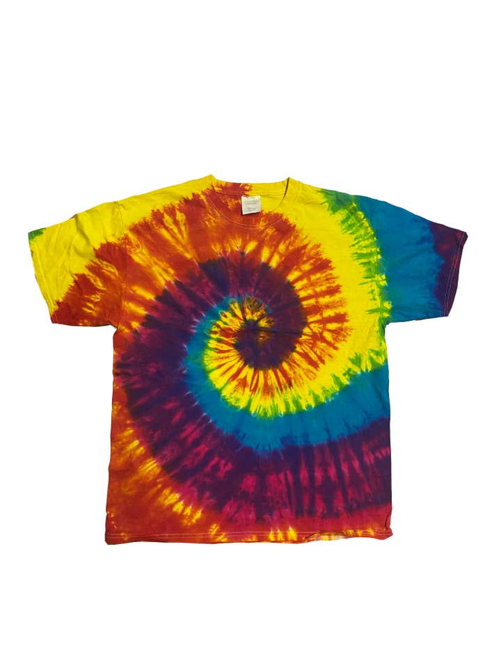 Chemise à manches courtes et col rond Tie Dye pour la vente par Mardi Gras Creations