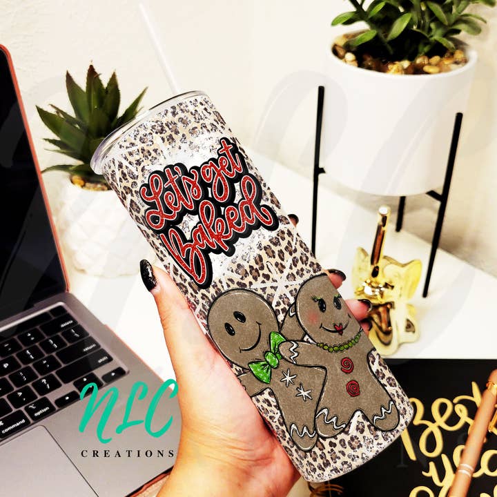 Gobelet à carreaux rouge Let's Get Baked pour la vente par NLC Creations