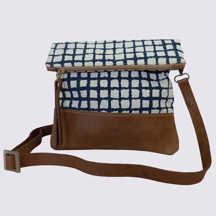 Sac bandoulière Sheiba Grid Navy pour la vente par Dana Esteline