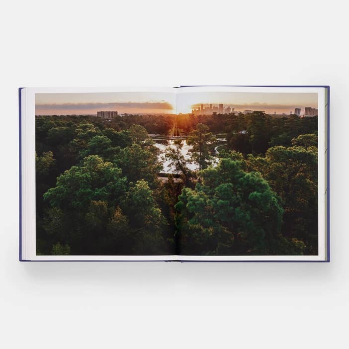 Phaidon - Wholesale Display Book - The Land Is Full: Nelson Byrd Woltz Landscape Architects5