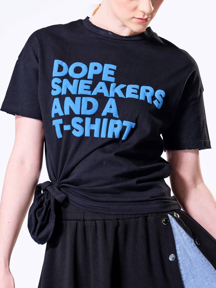 The Fifth Week - Vendita all'ingrosso Maglietta serigrafata - Donna - Sneakers nere 'Dope... ' T-shirt0