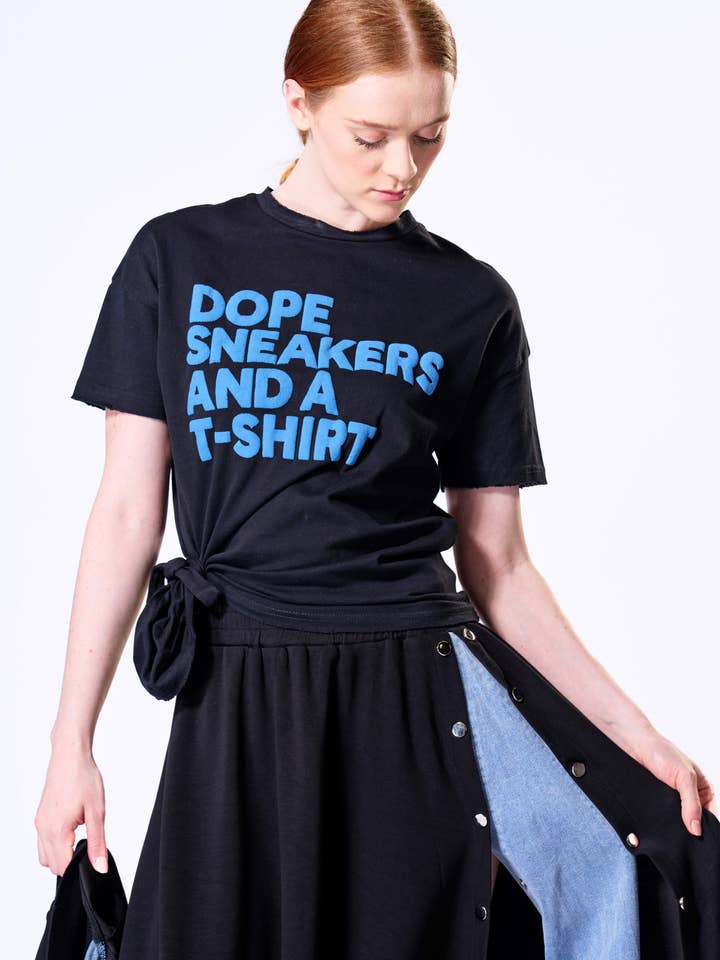 The Fifth Week - Vendita all'ingrosso Maglietta serigrafata - Donna - Sneakers bianche 'Dope... ' T-shirt4