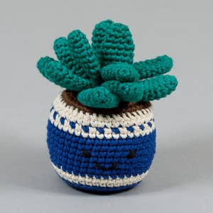 Jouet pour chien en forme de plante en pot en crochet de coton pour la vente par Ware of the Dog