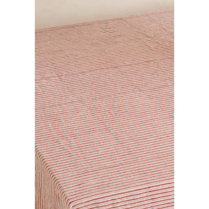 Live Linen – wholesale Tablecloth – Printed Vasara Linen Tablecloth – Entertaining Guests3