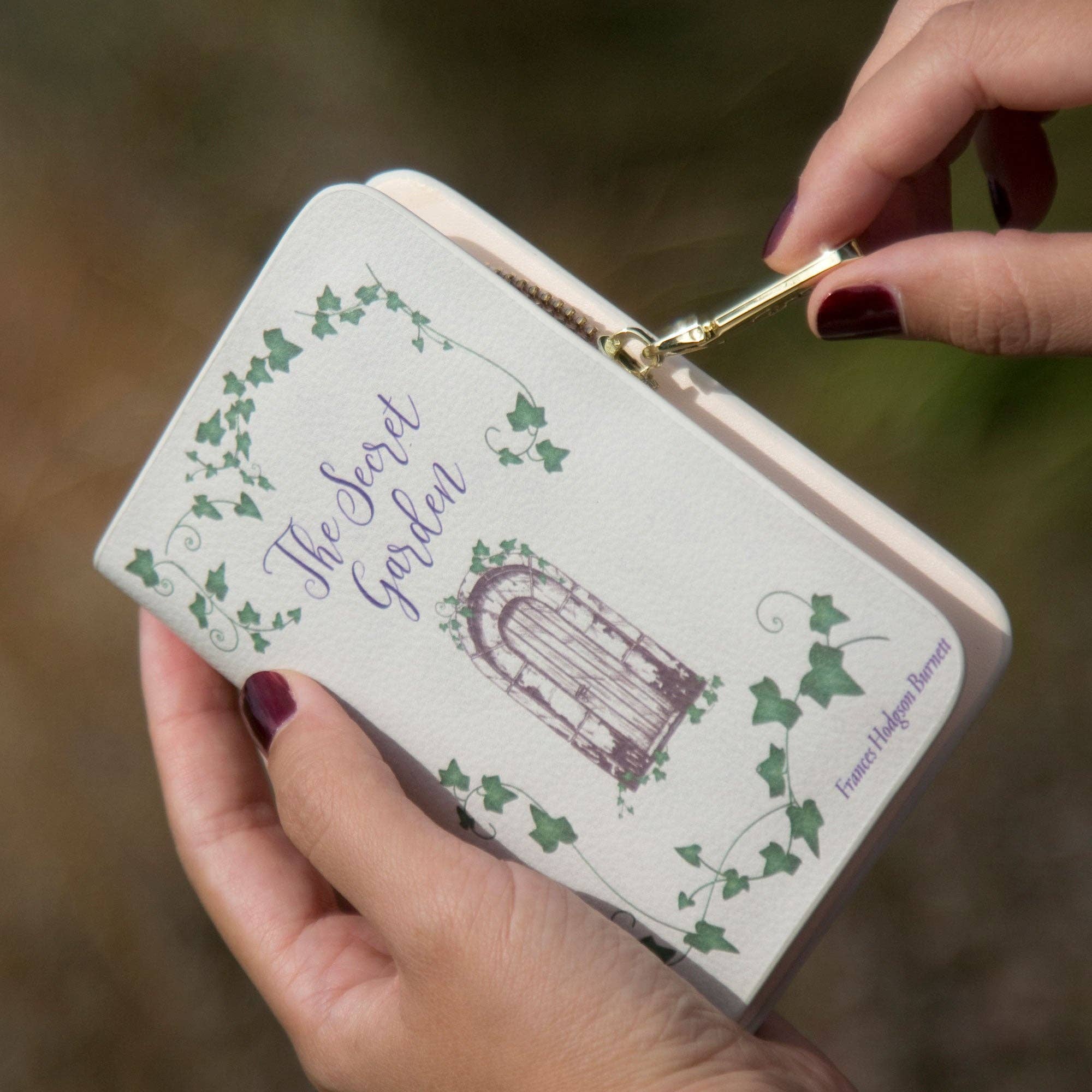 Well Read Company - Wholesale Wallet - Women's - Secret Garden Book Zip Around Purse0