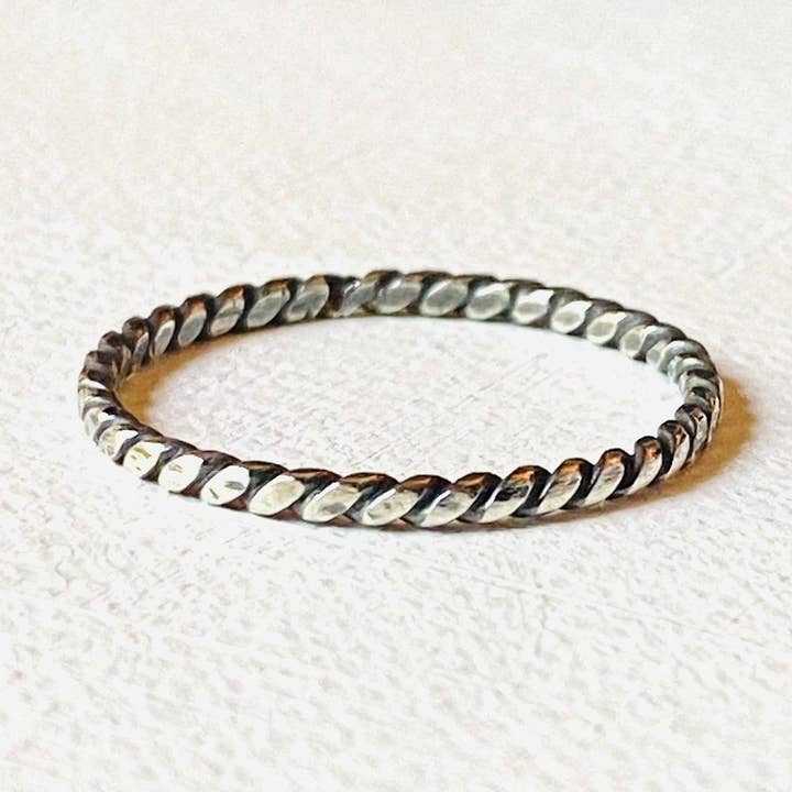 Twist Ring SS, storlek 8.75 för wholesale av Janine’s Jewelry Design