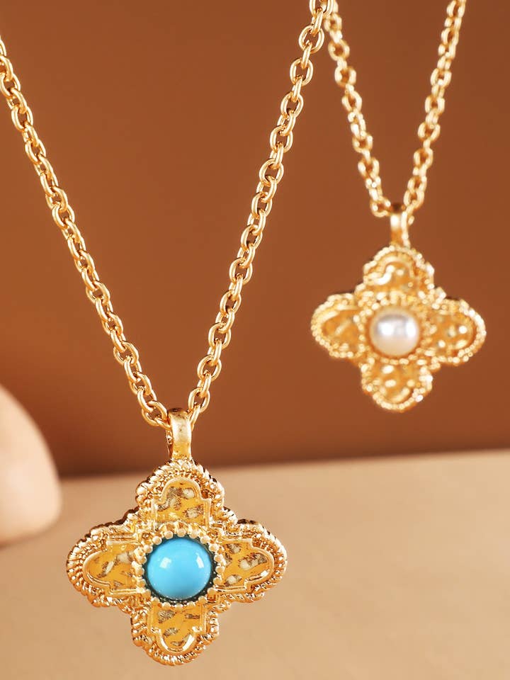 Chain Link Necklace with Cross Pendant for wholesale by Urbanista