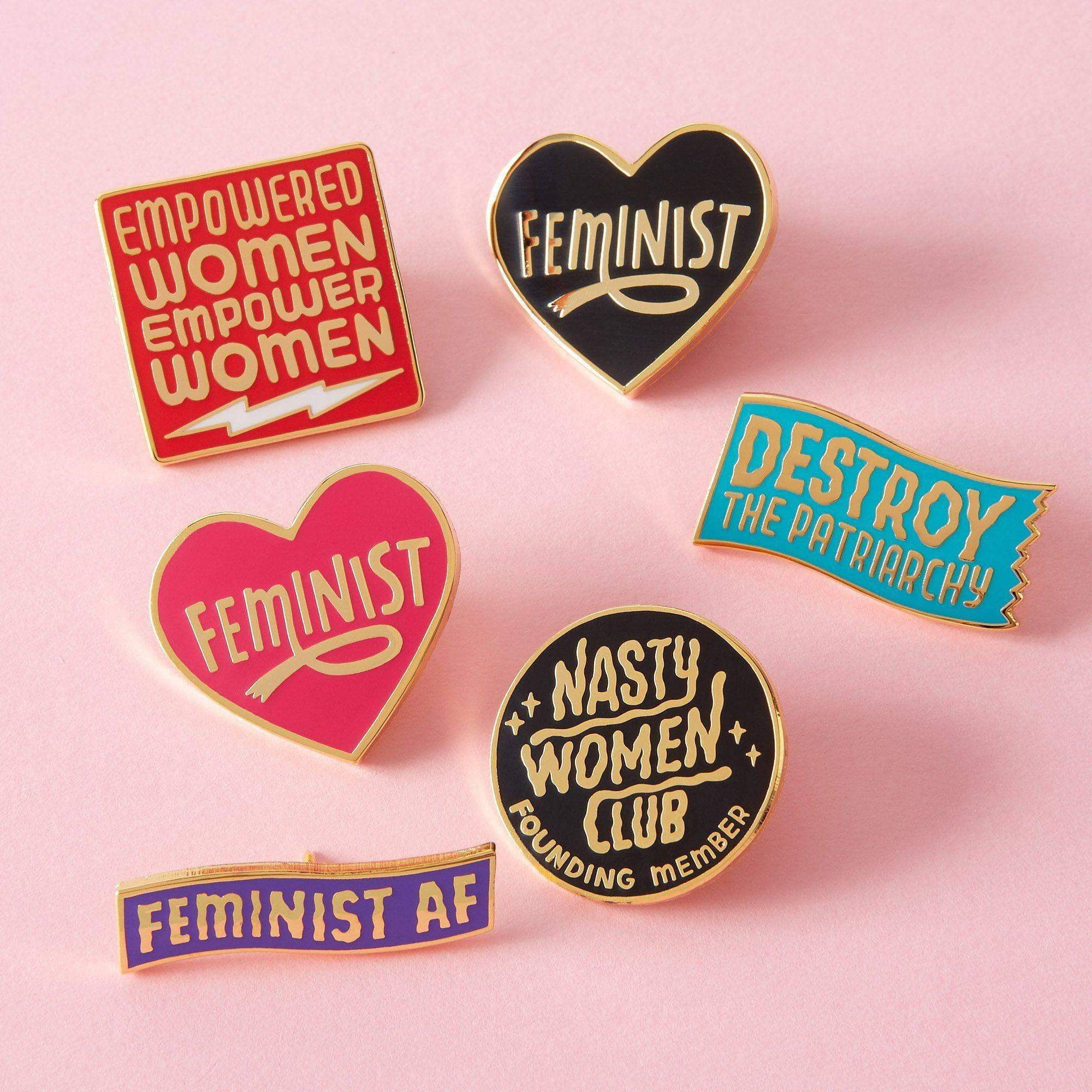 Punky Pins – wholesale Nål och knapp för kavajslag – Nasty Women Club grundarmedel emaljpin3