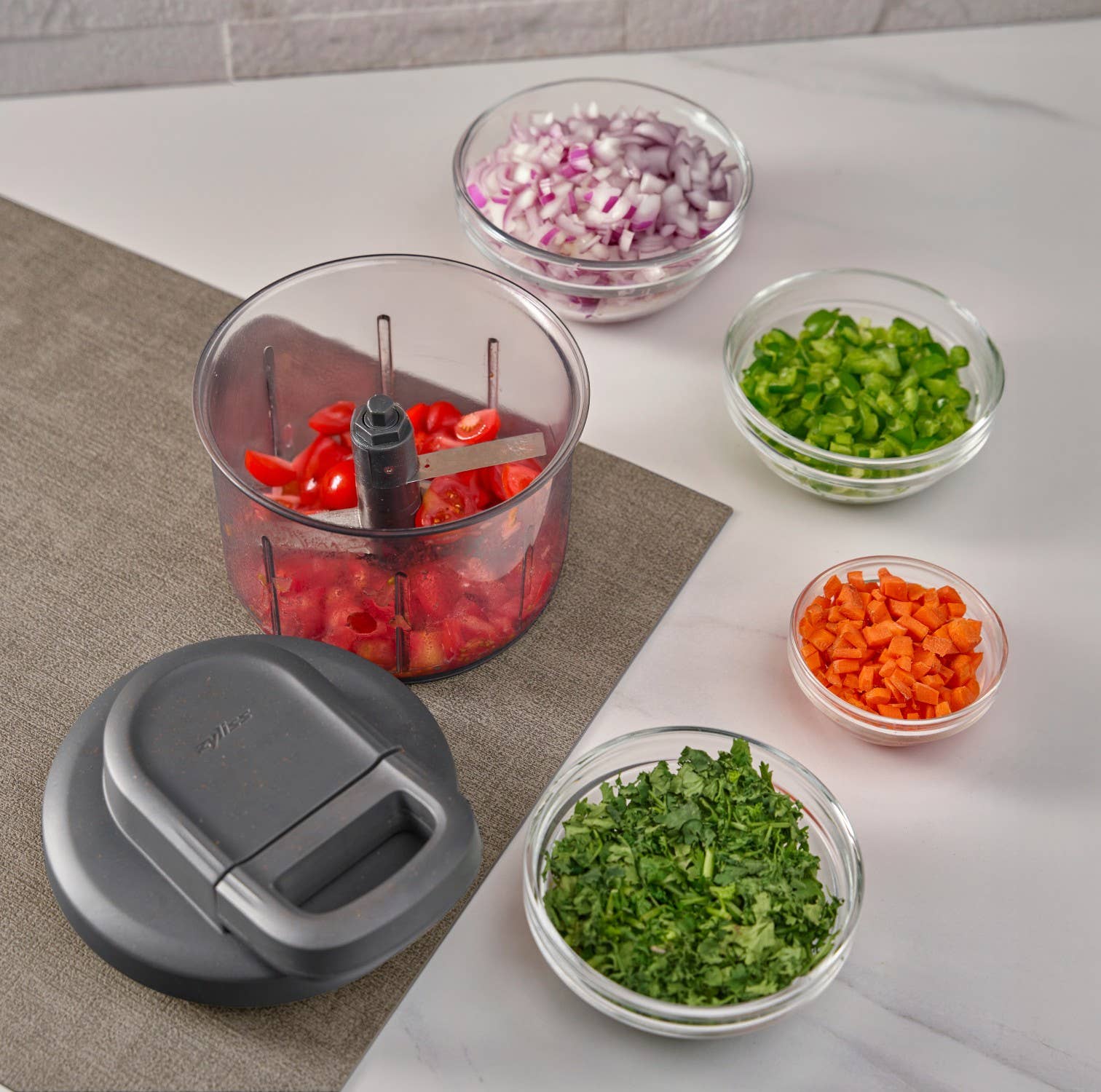 DKHB [Zyliss, Cole & Mason, Swissmar, AdHoc, Ken Hom] - Wholesale Kitchen Appliance - Zyliss Easy Pull Food Processor3