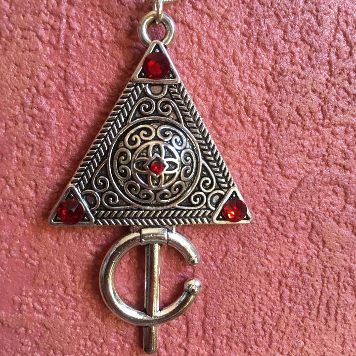 Elysium Pendants - Wholesale Halskettinghanger - Archangel Uriel ketting met Swarovski-stenen en celtisch ontwerp3