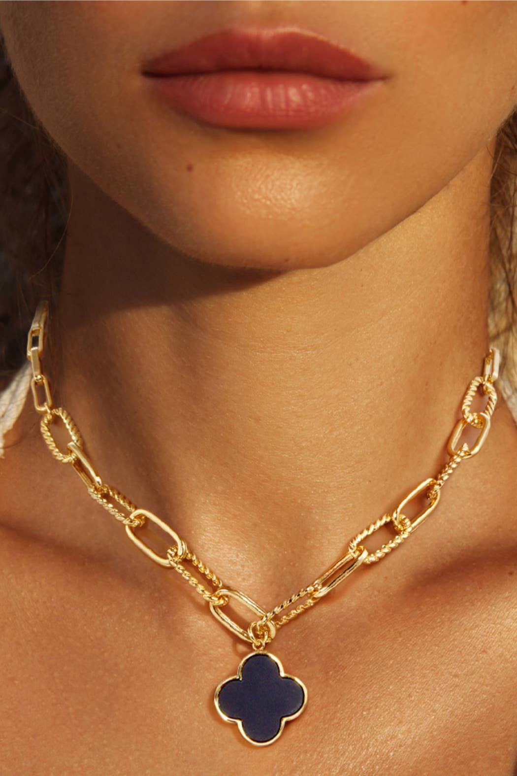 Embellish Your Life - Vente Colliers à pendentif - Collier Paperclip Clover0