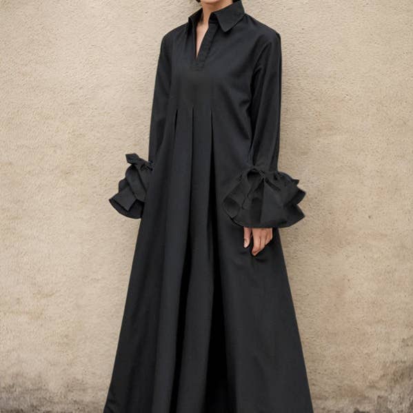 Abito camicia maxi con maniche svasate, pieghe, colore solido, giuntura a spacco e colletto a revers. per la vendita all'ingrosso da parte di Ekartini